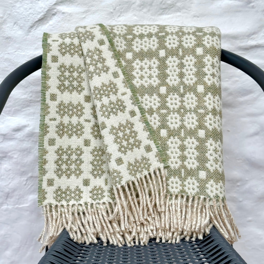 Welsh Tapestry Blanket Gwrych Hedgerow– Welsh Otter